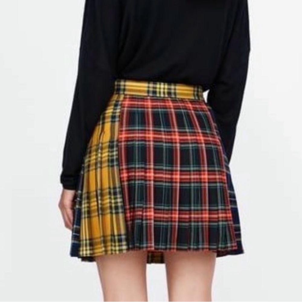 Zara Multicolor plaid mini Skirt size medium
